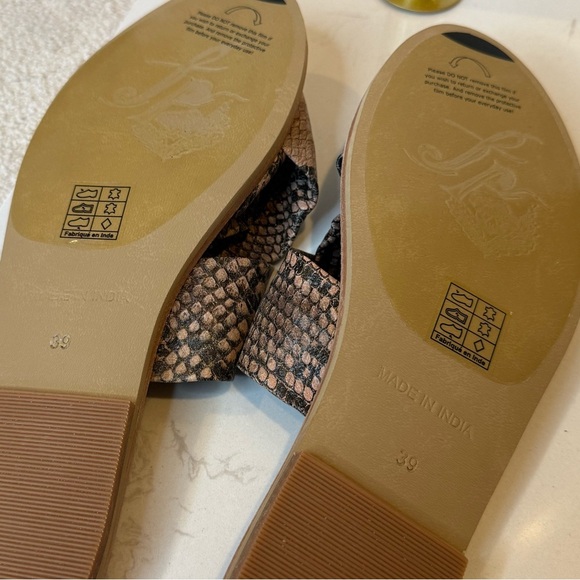 Free People Rio Vista Snakeskin Leather Flat Sandals Size 39 - Picture 6 of 6